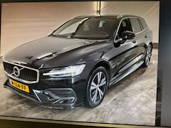 Volvo V60 - BWJ 2021 2.0 B3 164 PK Momentum Business KOMT BINNEN