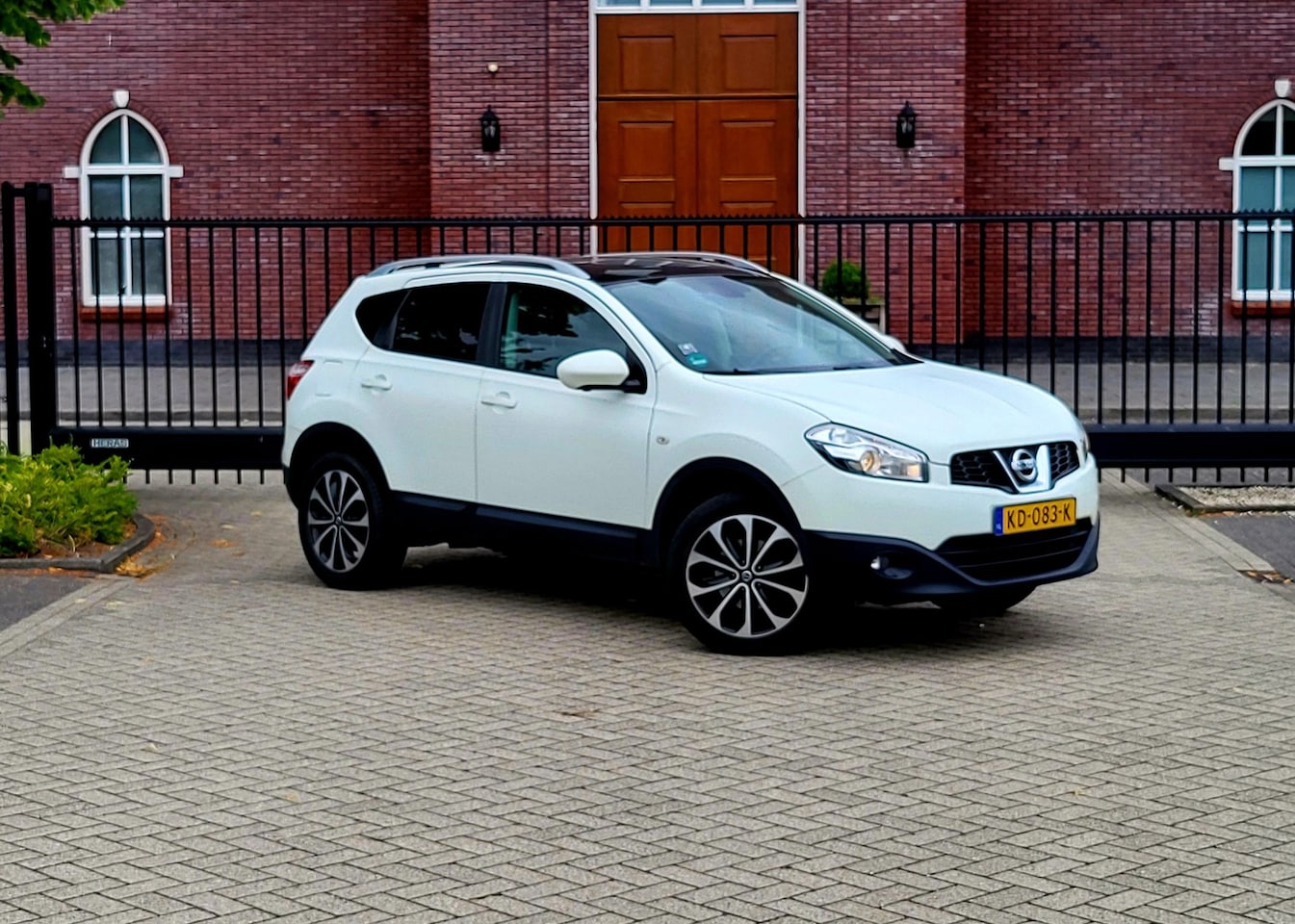 Nissan Qashqai - 1.6 Connect Edition / Airco / 360 Camera / Pdc / Trekhaak / Nieuwe Apk - AutoWereld.nl