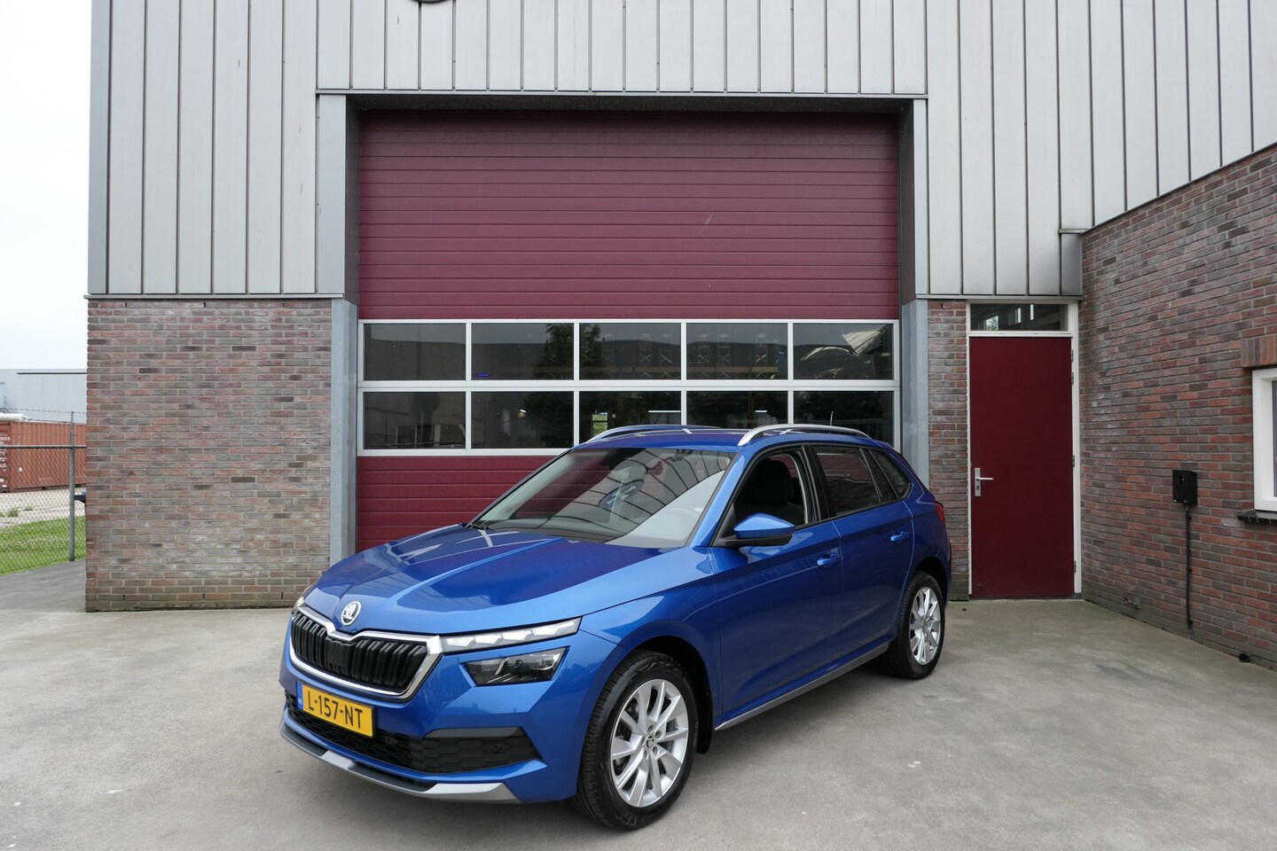 Skoda Kamiq - 1.0 TSI Business Edition 1.0 TSI Business Edition, Automaat, trekhaak, PDC, Carplay, adaptive cruise,stoelverw,Rijk - AutoWereld.nl