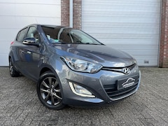 Hyundai i20 - 1.2i i-Fifa world cup edition Lmv/Airco/Stoelverwarming/Garantie