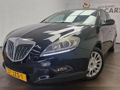 Lancia Delta - 1.4-16V Argento AIRCO NIEUWE BANDEN CRUISE CONTROL