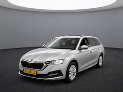 Skoda Octavia Combi - 1.0 e-TSI Ambition / Navigatie / App connect / Trekhaak / Parkeersensoren achter / Lichtme