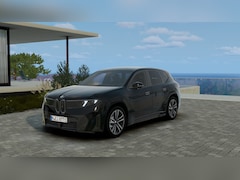 BMW iX3 - 40 xDrive M Sport / Trekhaak / Stoelverwarming / Driving Assistant Plus / Extra getint gla
