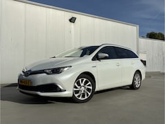 Toyota Auris Touring Sports - 1.8 Hybrid Executive Go Automaat | Navigatie | Cruise | Stoelverwarming | Keyless |