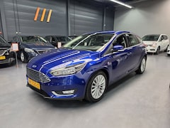 Ford Focus - 1.5 Titanium CAMERA AUTOPARK CARPLAY NAP NL AUTO