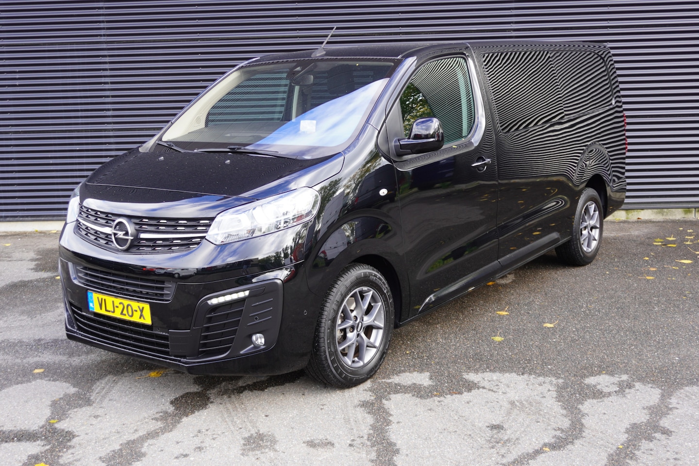 Opel Vivaro - 2.0 123pk Automaat L3H1 Dubbele cabine Innovation Trekhaak Head up display Apple carplay C - AutoWereld.nl
