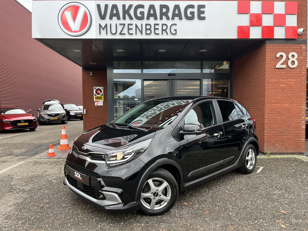 Kia Picanto - 1.2 X-Line GT-Line 4 CILINDER! // DODEHOEK // LEDER // KEYLESS // STUUR+STOELVERWARMING // - AutoWereld.nl