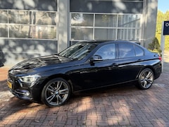 BMW 3-serie - 318i Luxury | Leder | 18” LMV | Navi | Cruise | 140 PK | Luxe & Sportief ?✨