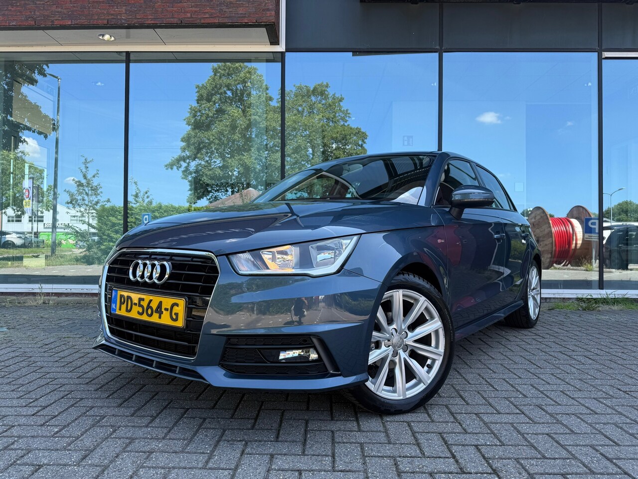 Audi A1 Sportback - 1.0 TFSI Adrenalin - Airco - Navi - Trekhaak - Org.NL - AutoWereld.nl
