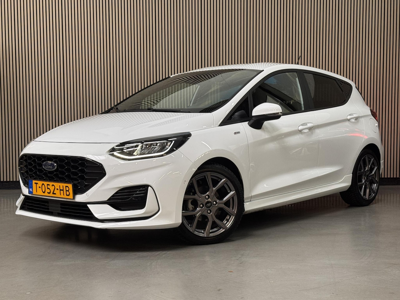Ford Fiesta - 125pk Eco Hybrid Automaat ST-Line X Camera Winter Parking pack Navi B&O Dealeronderhouden - AutoWereld.nl