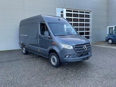 Mercedes-Benz Sprinter - 317 CDI Aut. L2H2 LED/ Gev.stoel/ Stoelverw./ Navi/ Camera/ PDC/ 270Gr.Deuren/ Cruise/ Air