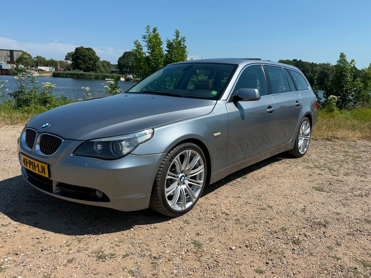 BMW 5-serie Touring - 545i Uniek ! Enigste in NL 6-Bak NL-Geleverd - AutoWereld.nl