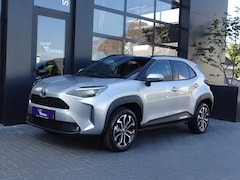 Toyota Yaris Cross - 1.5 Hybrid Business Plus (Navi/Carplay, Panoramadak, Keyless, Camera, Elek.achterklep, Sto