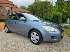 Kia Cee'd - 1.4 X-tra 5-deurs AIRCO