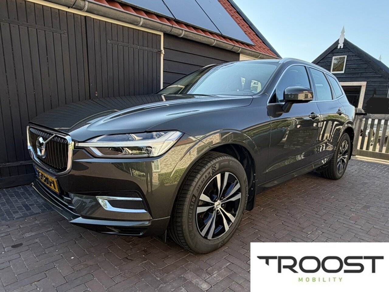 Volvo XC60 - 2.0 T5 AWD Momentum|Pano dak|ACC|El. trekhaak|Apple Carplay - AutoWereld.nl