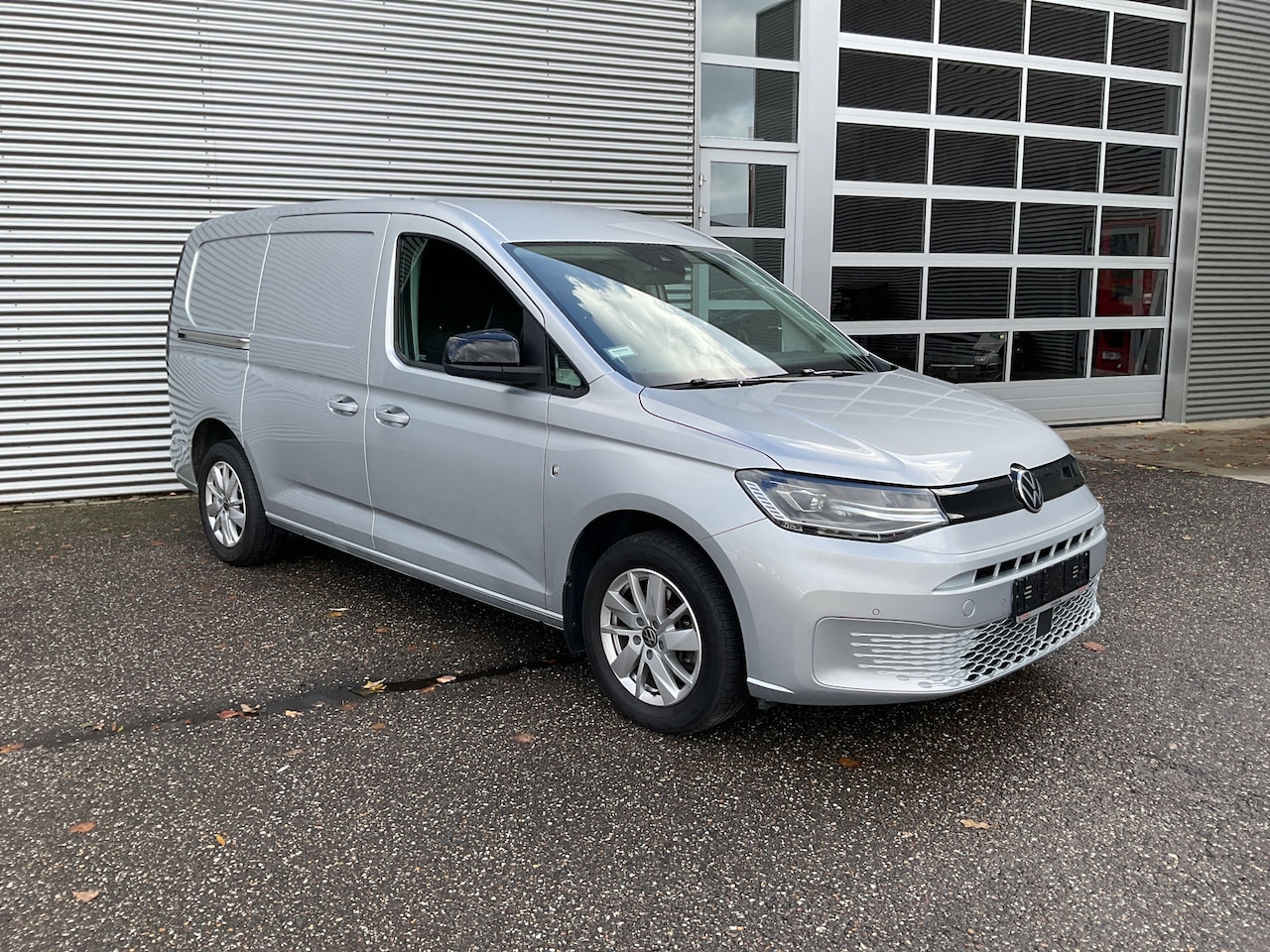 Volkswagen Caddy Cargo Maxi - 2.0 TDI 125 pk DSG Aut. Adapt.Cruise/ LED/ Standkachel/ Stoelverw./ Carplay/ Camera/ 16’LM - AutoWereld.nl