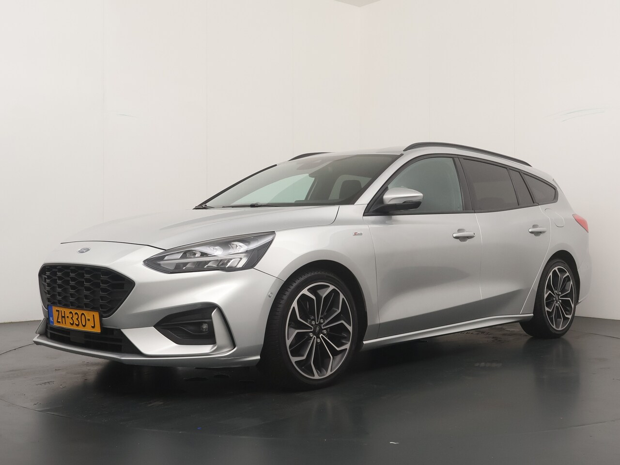 Ford Focus Wagon - 125PK EcoBoost ST Line Business | Dodehoek detectie | Camera | Keyless | Winterpack | LED - AutoWereld.nl