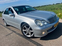 Mercedes-Benz C-klasse - 230 sport / 6 cilinder in topstaat
