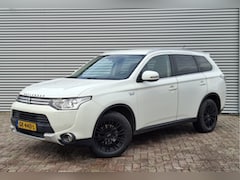 Mitsubishi Outlander - 2.0 PHEV Business Edition X-Line | Nieuw Binnen | Climate Control | Trekhaak |