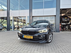 BMW 1-serie - 118i Introduction Edition M-Sport Leder/Panodak/Trekhaak