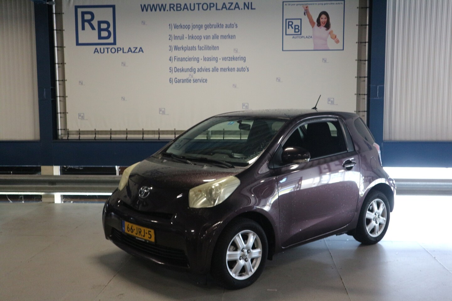 Toyota iQ - 1.0 VVTi Comfort / NIEUWE APK / TOP AUTO ! ! - AutoWereld.nl