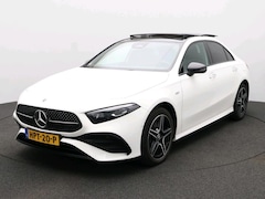 Mercedes-Benz A-klasse - 250 e Business Solution AMG | Panoramadak | Trekhaak | Alarm | Sfeerverlichting | Distroni