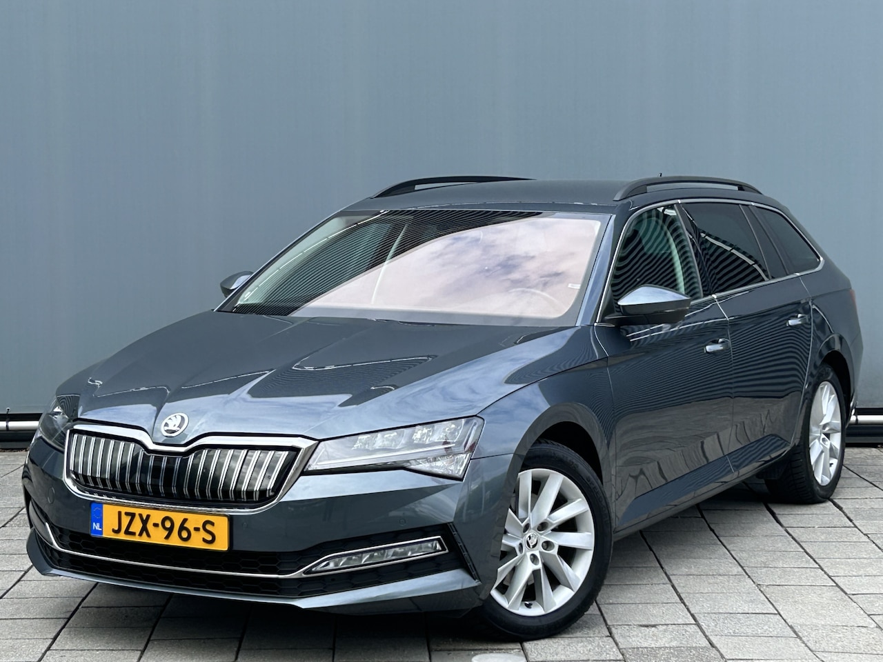 Skoda Superb Combi - BWJ 12-2020 | 1.4TSI iV 218PK SPORT BUS. AUTOMAAT | CLIMA | STOELVERW | SPORTSTOELEN | PRI - AutoWereld.nl