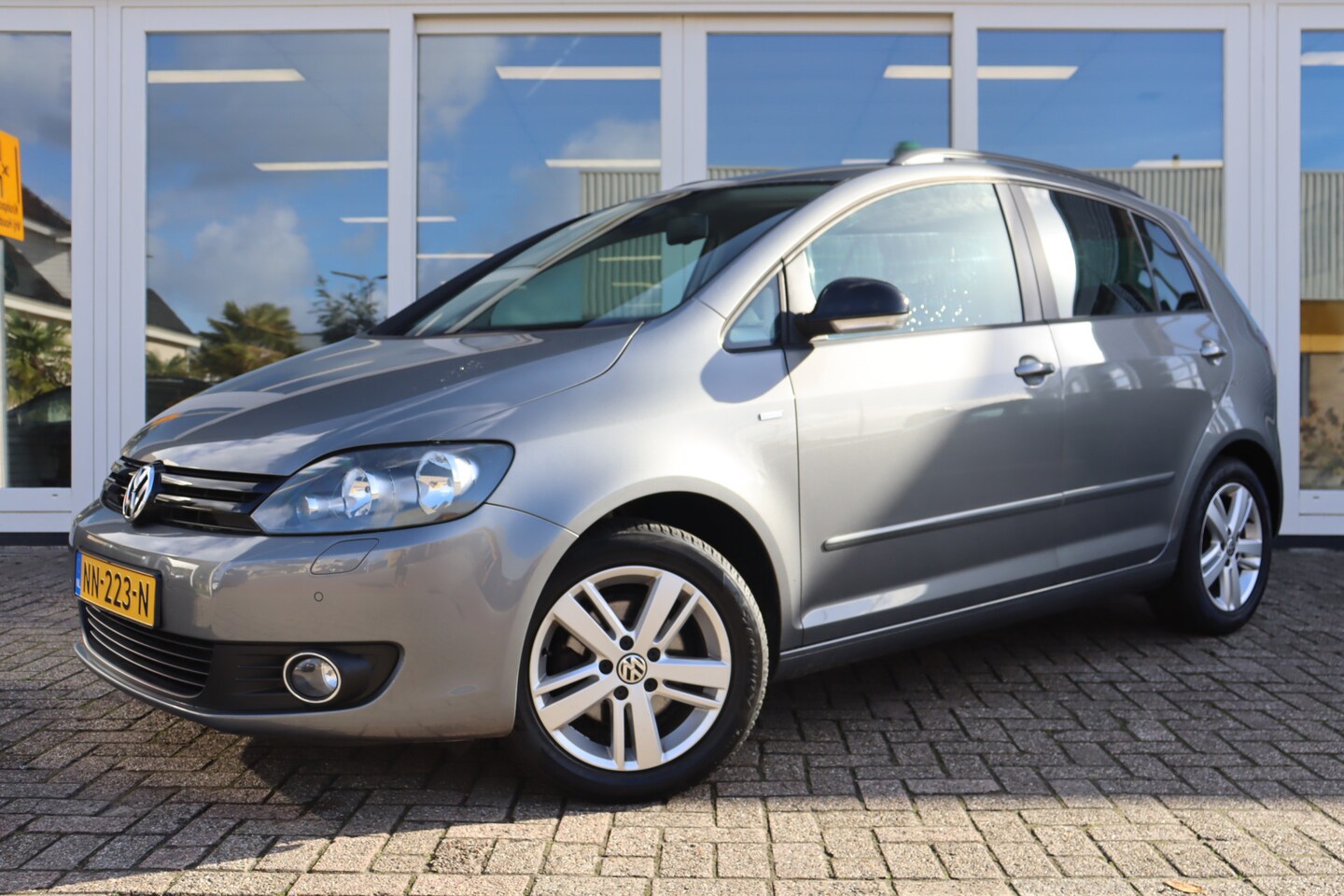 Volkswagen Golf Plus - 1.2 TSI Trendline 1.2 TSI Trendline, Climate, Trekhaak, PDC V+A, Stoelverwarming, Prijs Is Rijklaar Inclusie - AutoWereld.nl