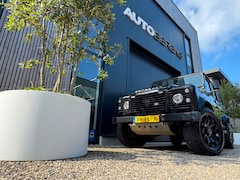 Land Rover Defender 110 - 2.2 D HT 110" SE GRIJS KENTEKEN | Leder | Stoelverwarming | LED | 18" SAWTOOTH | NL AUTO |