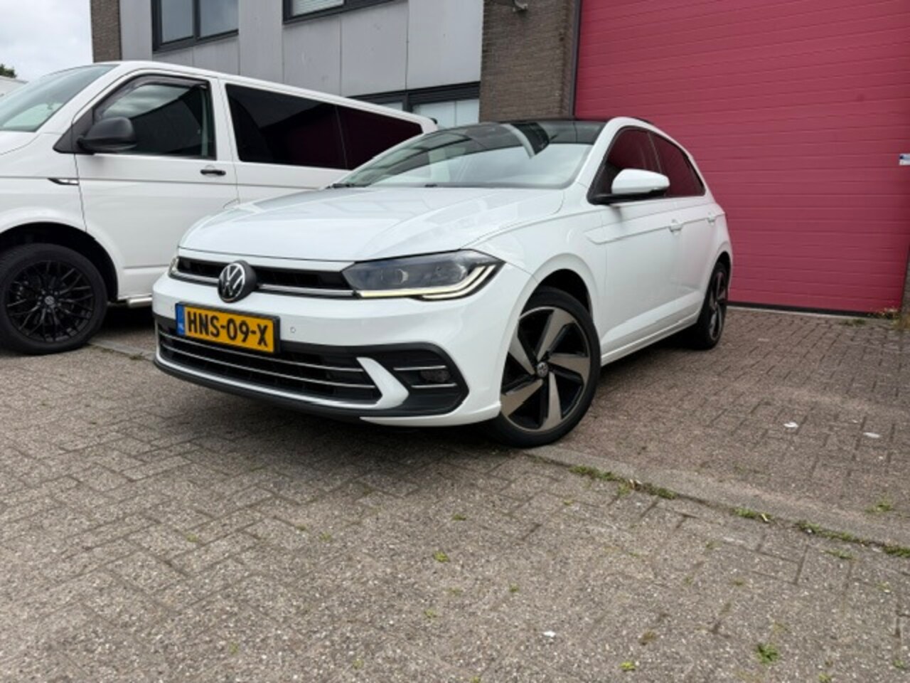 Volkswagen Polo - 1.0 TSI 1.0 TSI, Pano, IQ, Virtual, H. leder, Beats - AutoWereld.nl