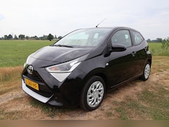 Toyota Aygo - 1.0 VVT-i x-play|Parkeercamera|Carplay|Bluetooth|NAP|Airco