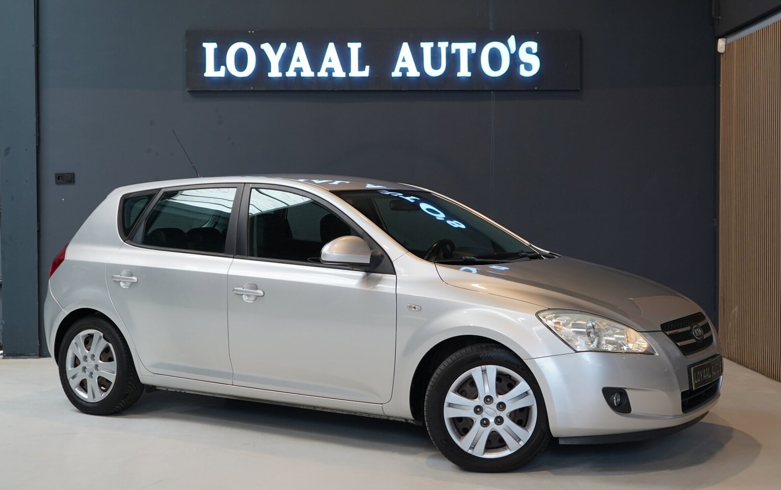 Kia Cee'd - 1.4 X-ecutive |AIRCO | NAP | APK | ELEKT. RAMEN - AutoWereld.nl