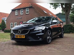 Volvo V40 - 2.0 T4 Business Sport Aut. | R-design | Camera | Lichtmetaal | Leer | PDC | Stoelverwarmin