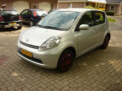 Daihatsu Sirion 2 - 1.3-16V Comfort