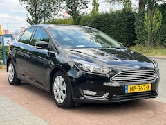 Ford Focus - 1.5 Titanium *PDC|Navi| Goed onderhouden
