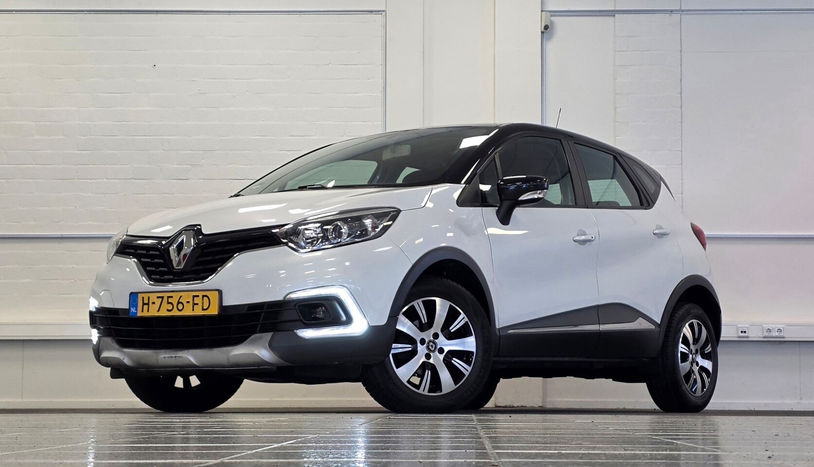 Renault Captur - 0.9 TCe Zen LED Navigatie Lerenbekleding Garantie - AutoWereld.nl