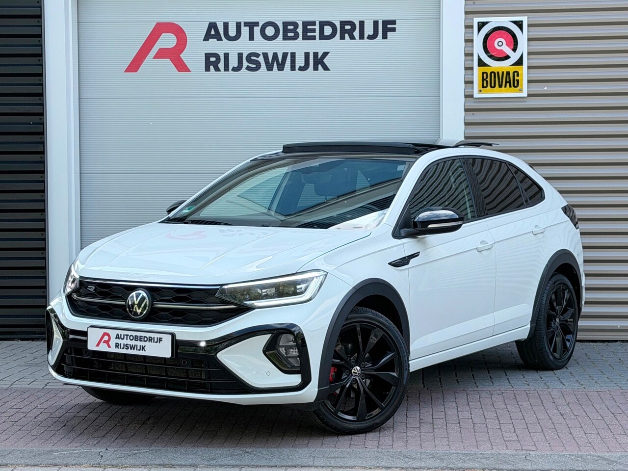 Volkswagen Taigo - 1.5 TSI 3xR-Line Pano/Camera/AppleCarPlay - AutoWereld.nl