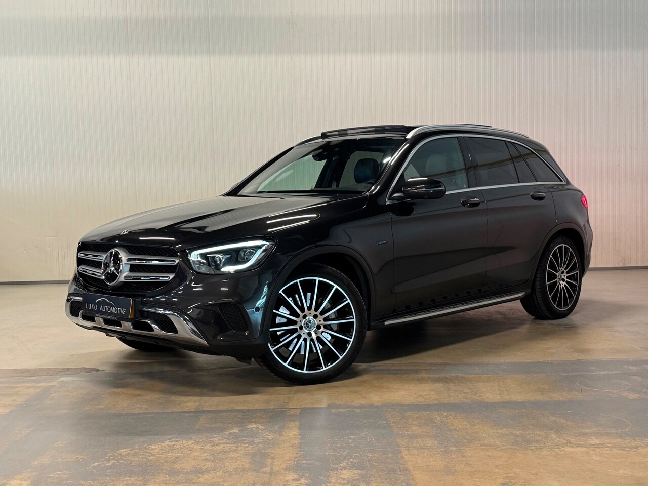 Mercedes-Benz GLC-klasse - 300e 4MATIC Premium Plus | AMG | PANO | 360 CAMERA | MEMORY | BURMESTER - AutoWereld.nl