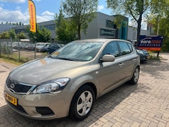 Kia Cee'd - 1.4 CVVT - AIRCO - NL AUTO - NAP - ZONDAG OPEN