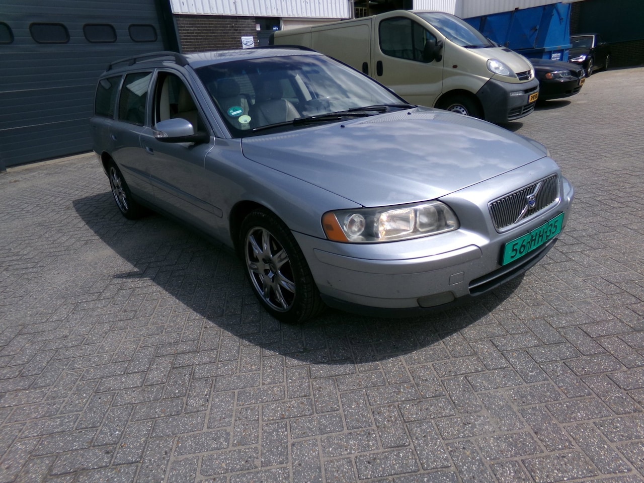 Volvo V70 - 2.4D Momentum 2.4D Momentum - AutoWereld.nl