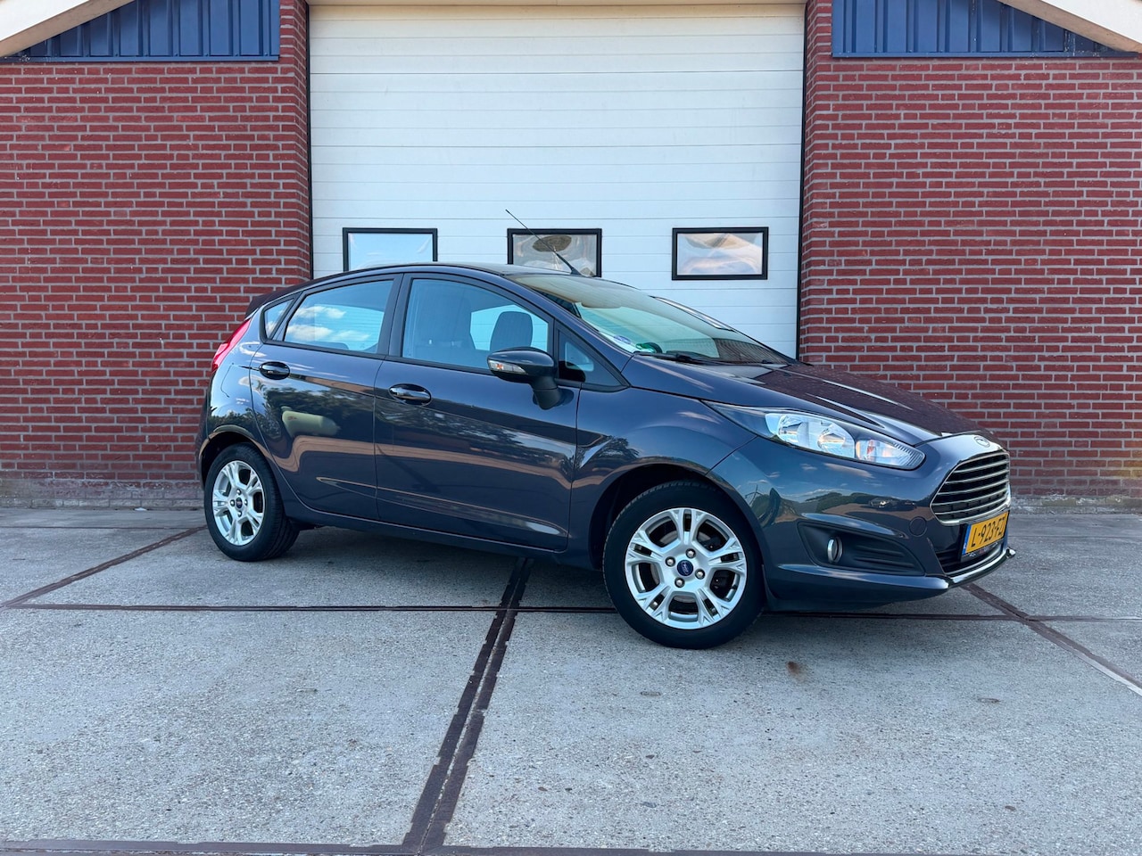 Ford Fiesta - 1.25 Titanium Sync Trekhaak Stoelverwarm - AutoWereld.nl