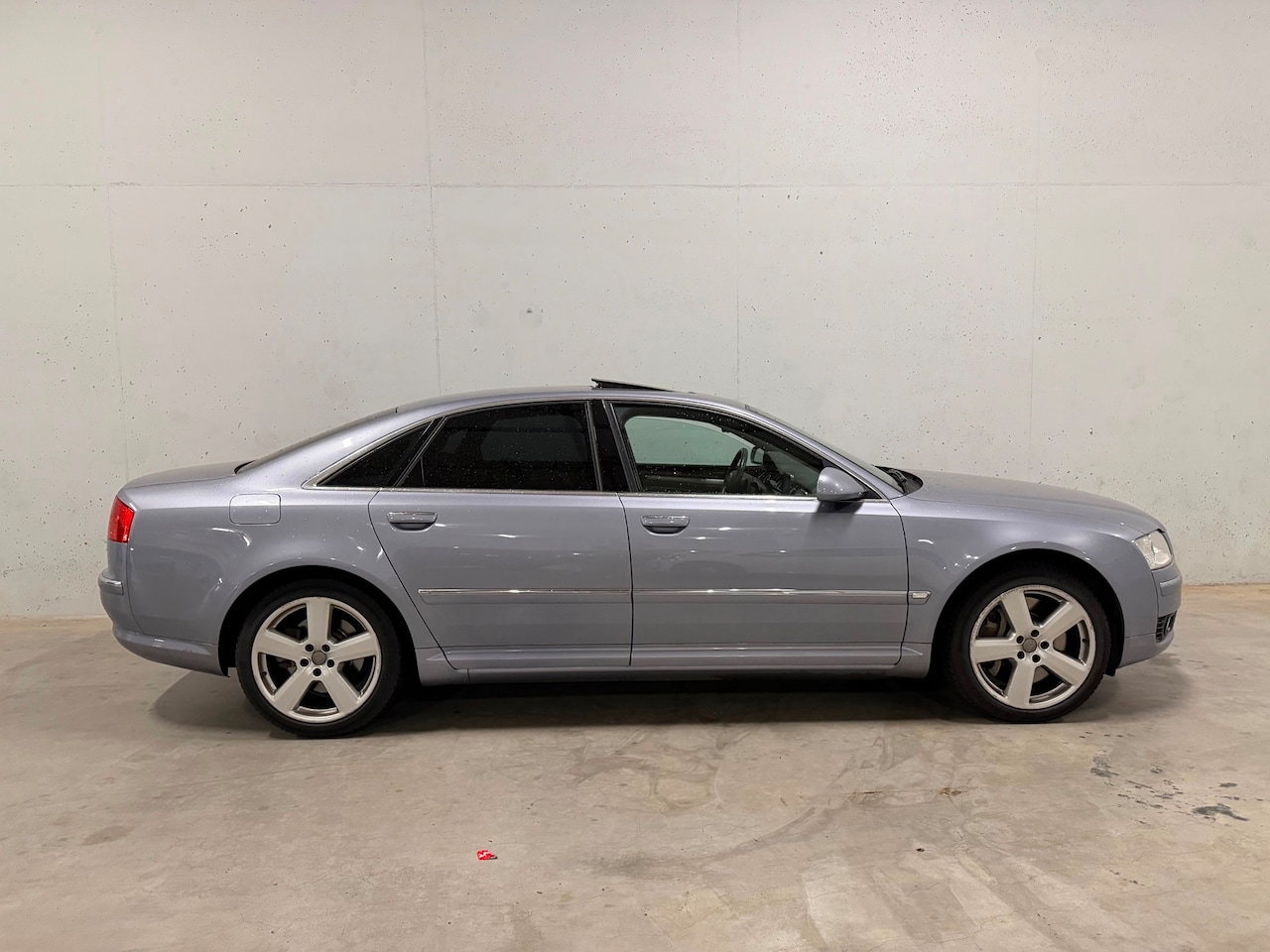 Audi A8 - 6.0 quattro W12 Dak Leer Bose Japan - AutoWereld.nl