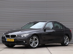BMW 3-serie - 318i Essential Automaat *Dealeronderh.*Leder*Navigatie