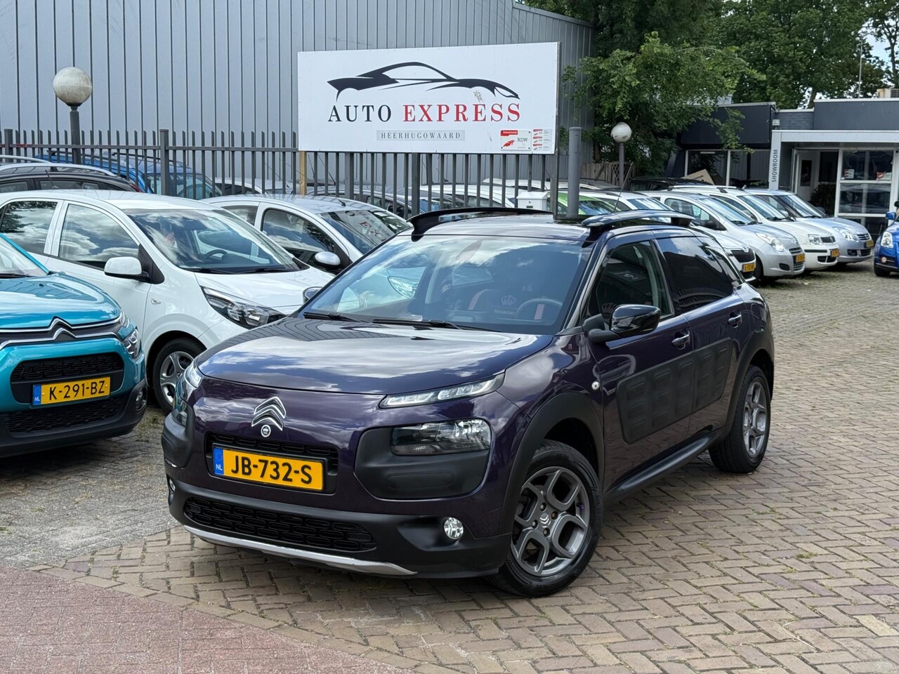 Citroën C4 Cactus - 1.2 PureTech Business/Airco/Navigatie/Cruisecontrol/trekhaak/distributie is vervangen - AutoWereld.nl