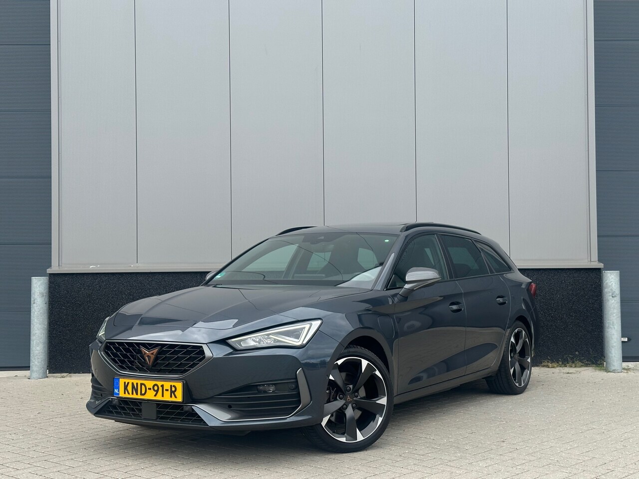 CUPRA Leon Sportstourer - 1.4 e-Hybrid VZ |PANO|ACC|STUURVERWA - AutoWereld.nl