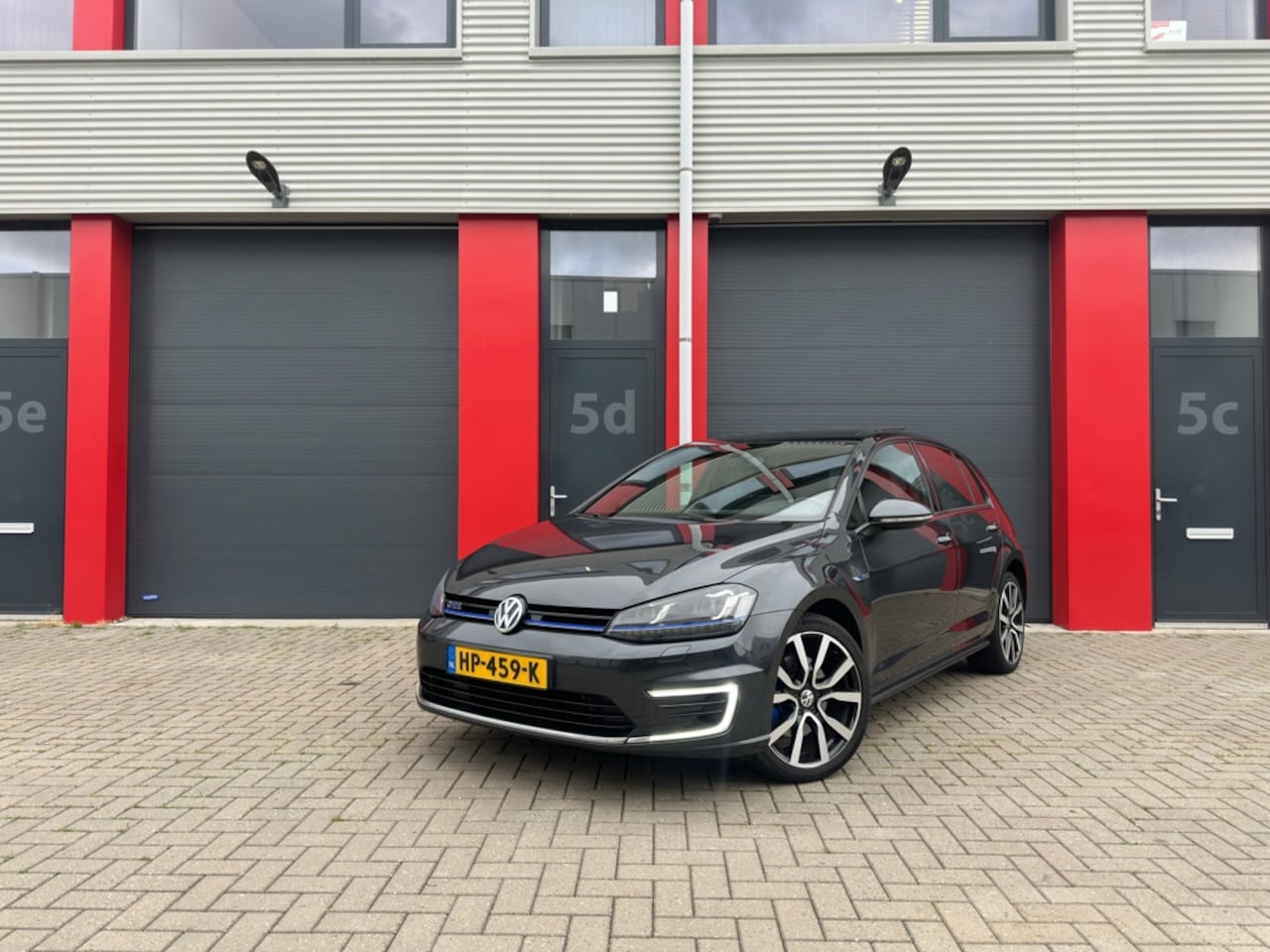 Volkswagen Golf - 1.4 TSI GTE NW Turbo , Pano , Keyless , ZGAN - AutoWereld.nl
