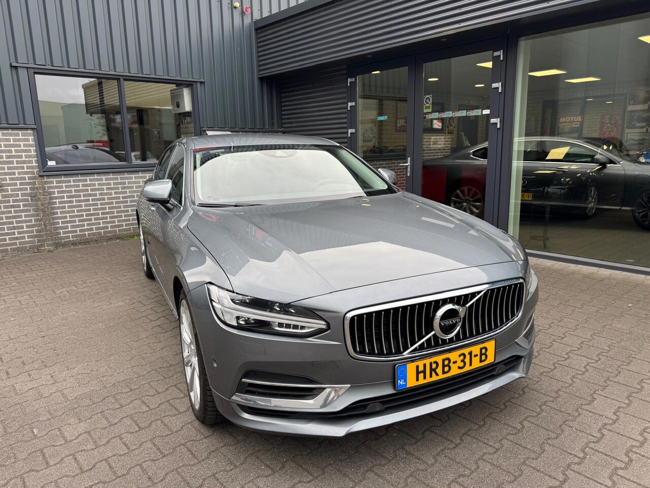 Volvo S90 - 2.0 T8 AWD R-Design 2.0 T8 AWD R-Design - AutoWereld.nl
