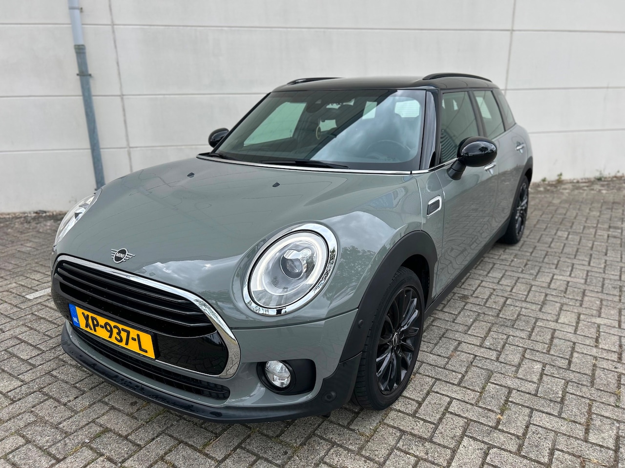 MINI Clubman - 1.5 Cooper Business Edition Automaat Cruise Climat Navi Trekhaak H&K Memory Stoelverwarmin - AutoWereld.nl