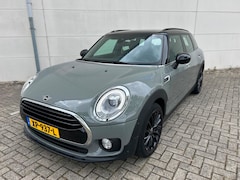MINI Clubman - 1.5 Cooper Business Edition Automaat Cruise Climat Navi Trekhaak H&K Memory Stoelverwarmin