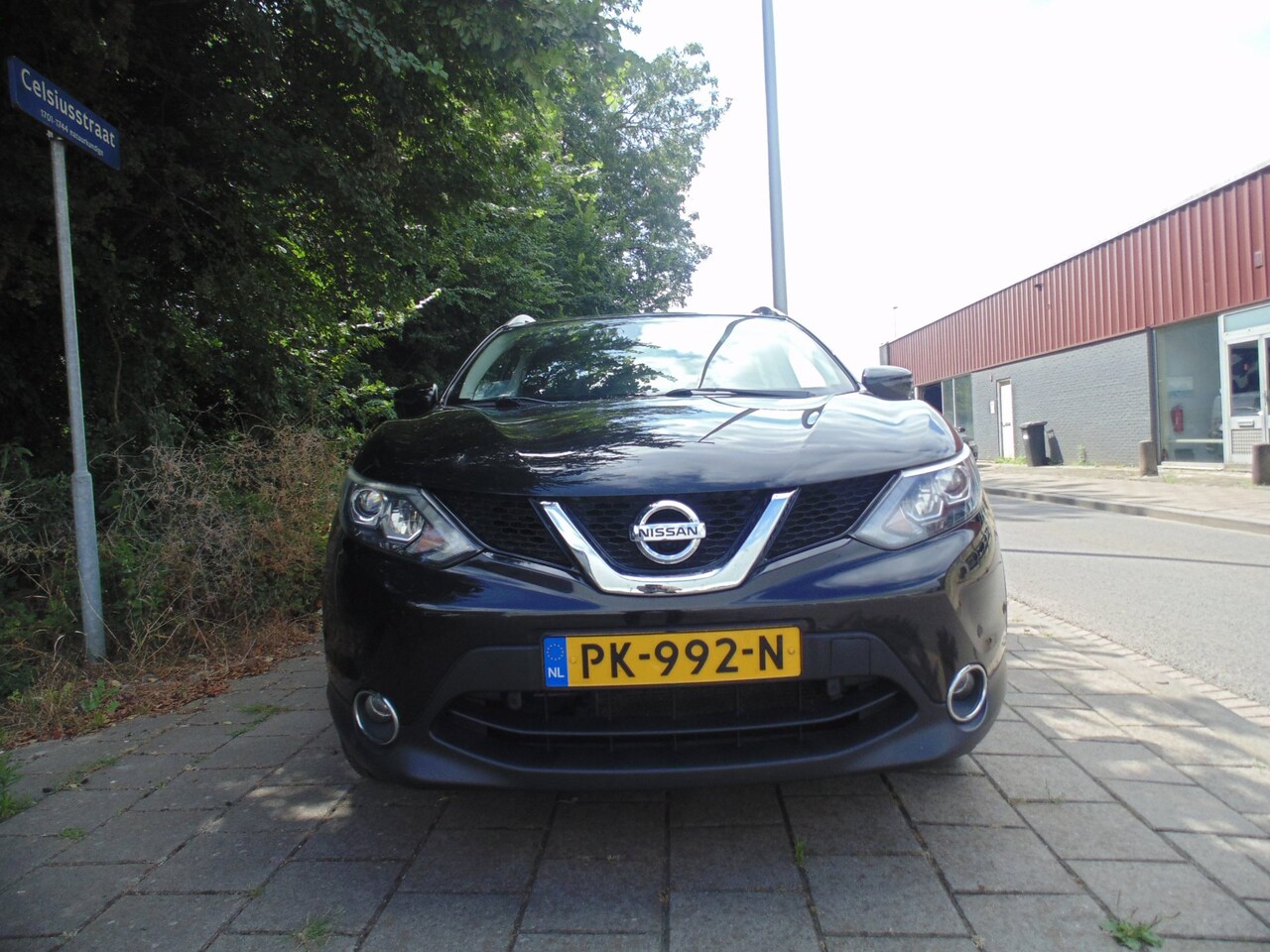 Nissan Qashqai - 1.2 Business Edition MET AIRCO NAVI Achteruitrijcamera TEKHAAK KM NAP - AutoWereld.nl